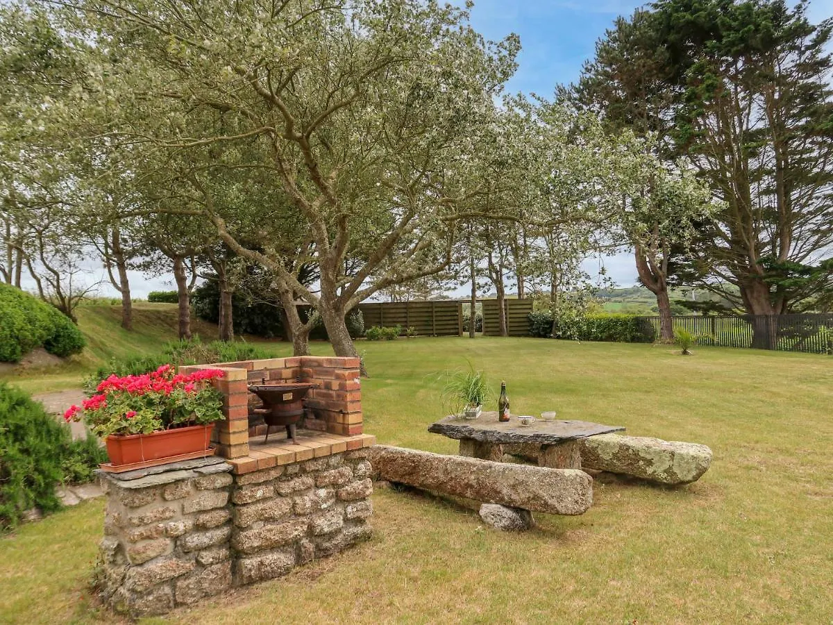 Holiday Home Ty Coz By Interhome Guissény